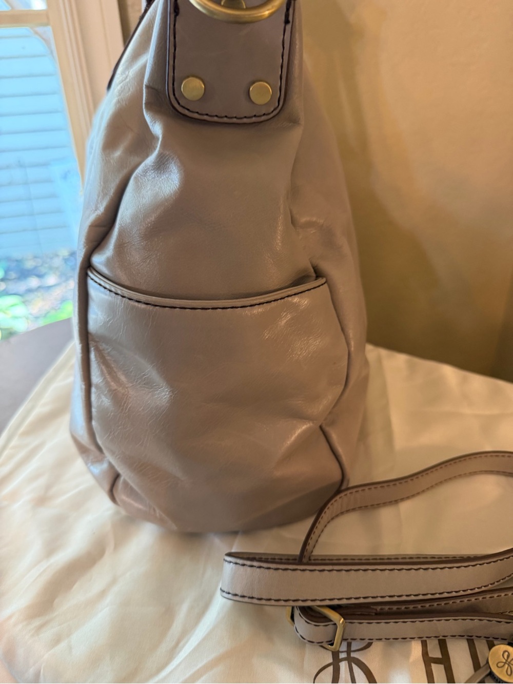HOBO Beautiful Driftwood shade Leather Tote with Matching Clutch - Picture 3 of 16